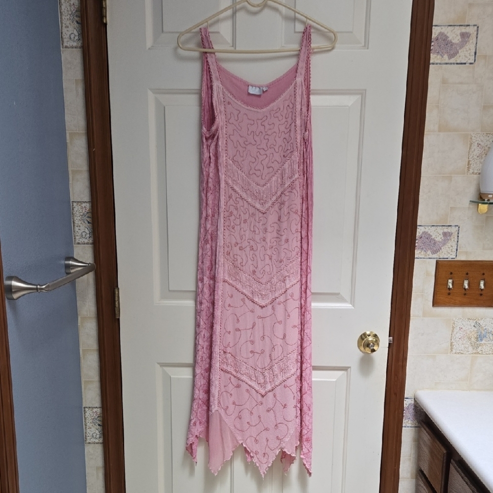 Dusty Pink Embridered Midi Dress